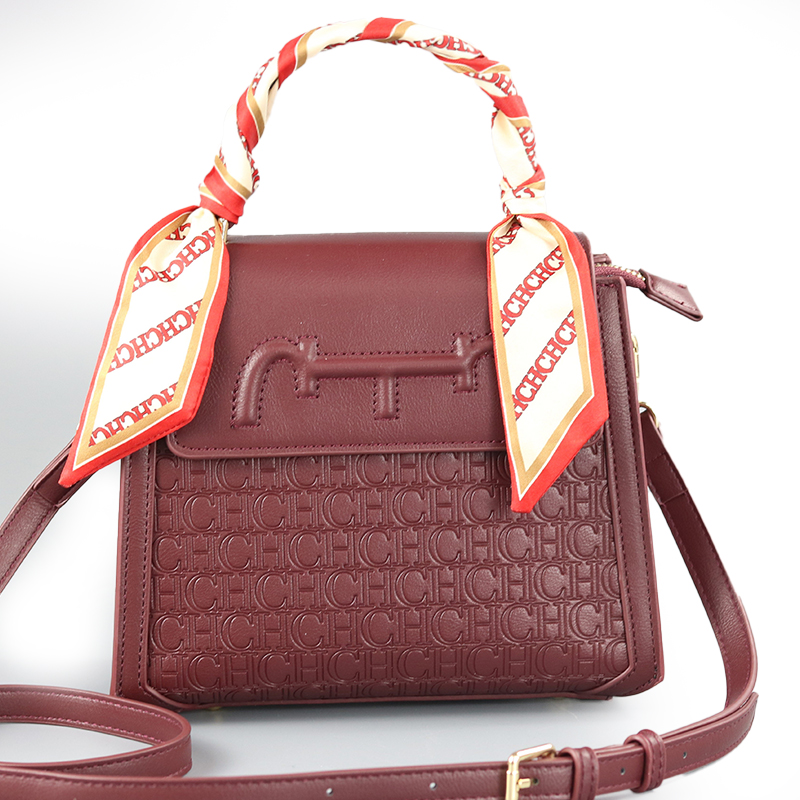 Bolsa Transversal Feminina CH  - Monogrammed Handkerchief avaliação e preço