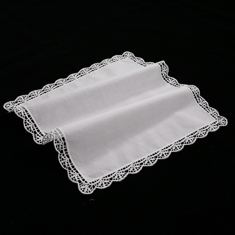 D003 Lenços de Renda Brancos 1 - Monogrammed Handkerchief avaliação e preço
